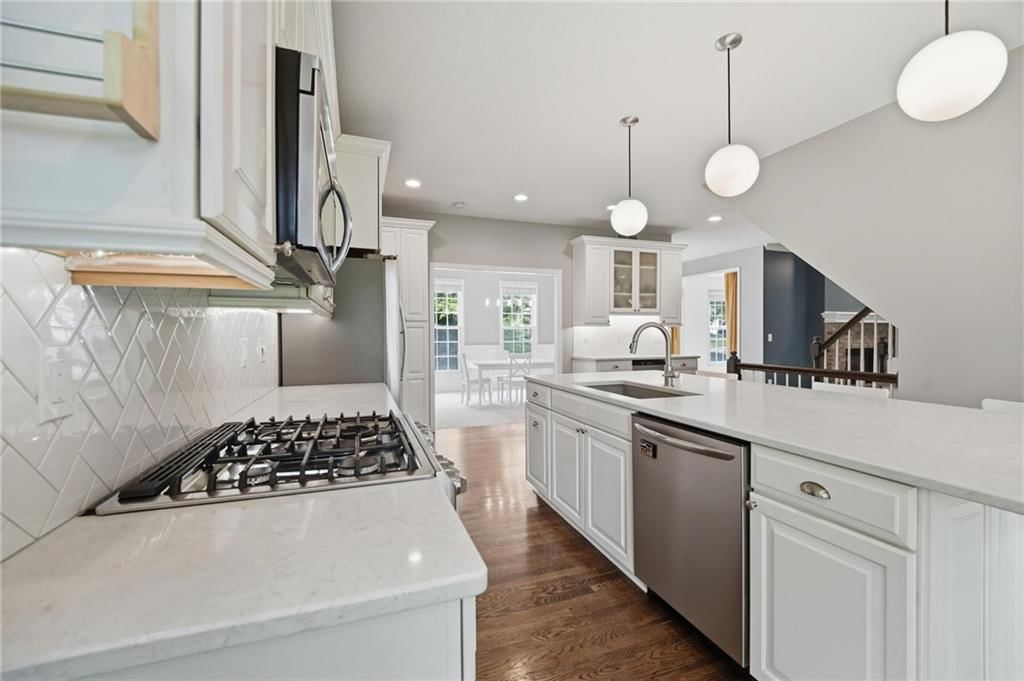 5210 W 157th Terrace — photo 4