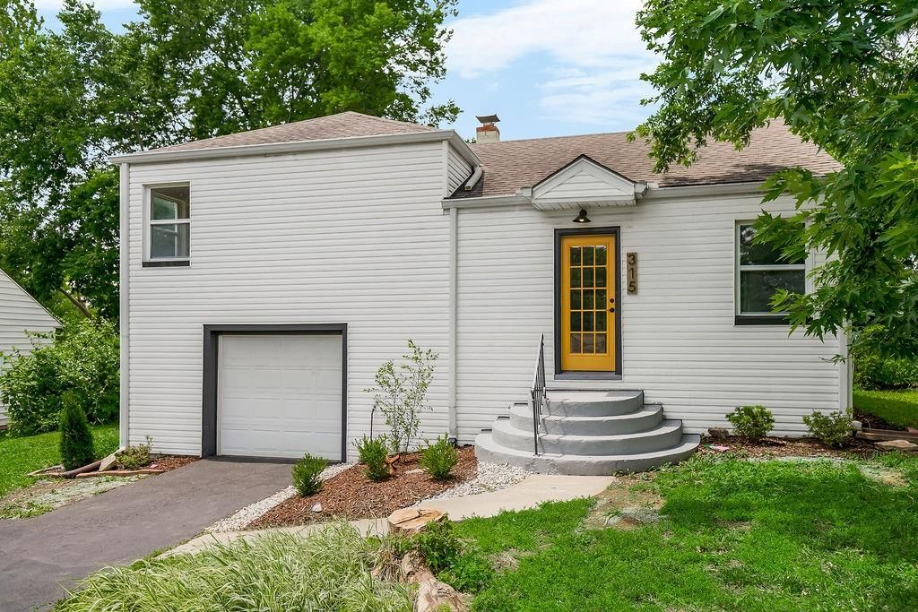 315 NE Northcrest Drive, Kansas City, MO