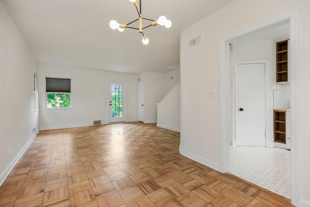 315 NE Northcrest Drive — photo 7