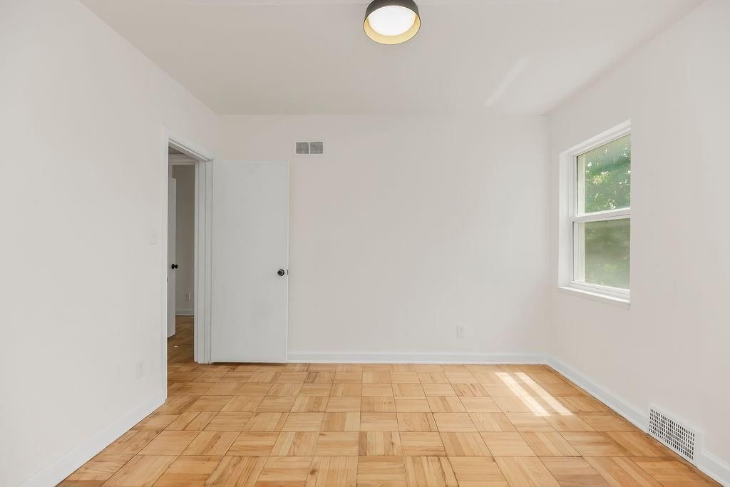 315 NE Northcrest Drive — photo 17