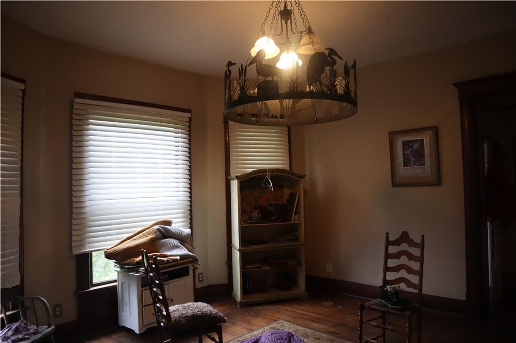 6 S Holbrook Street — photo 11