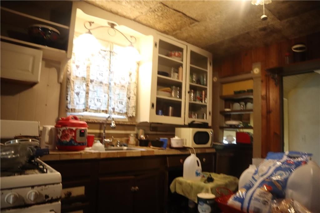 6 S Holbrook Street — photo 14