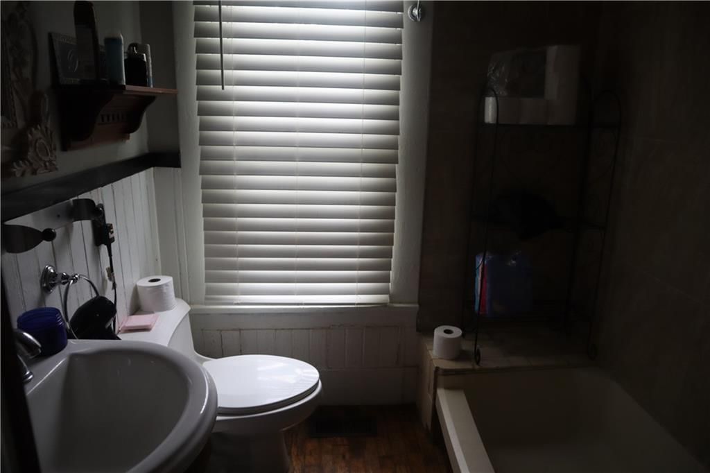 6 S Holbrook Street — photo 17