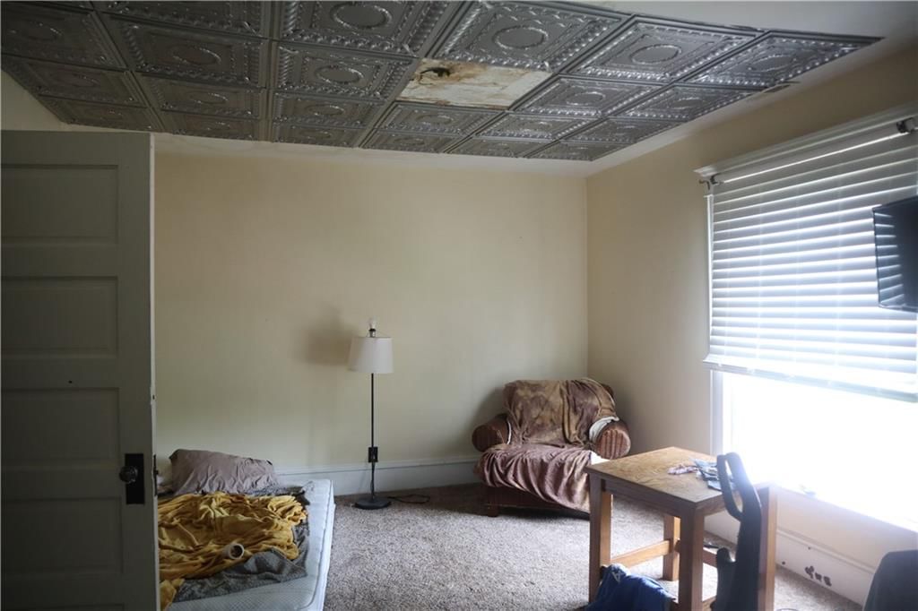 6 S Holbrook Street — photo 18