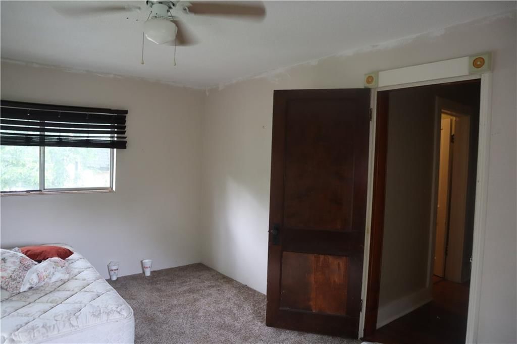 6 S Holbrook Street — photo 22