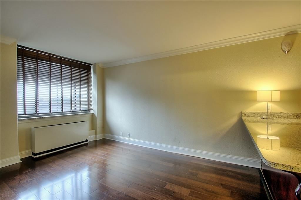 700 E 8th Street — photo 2