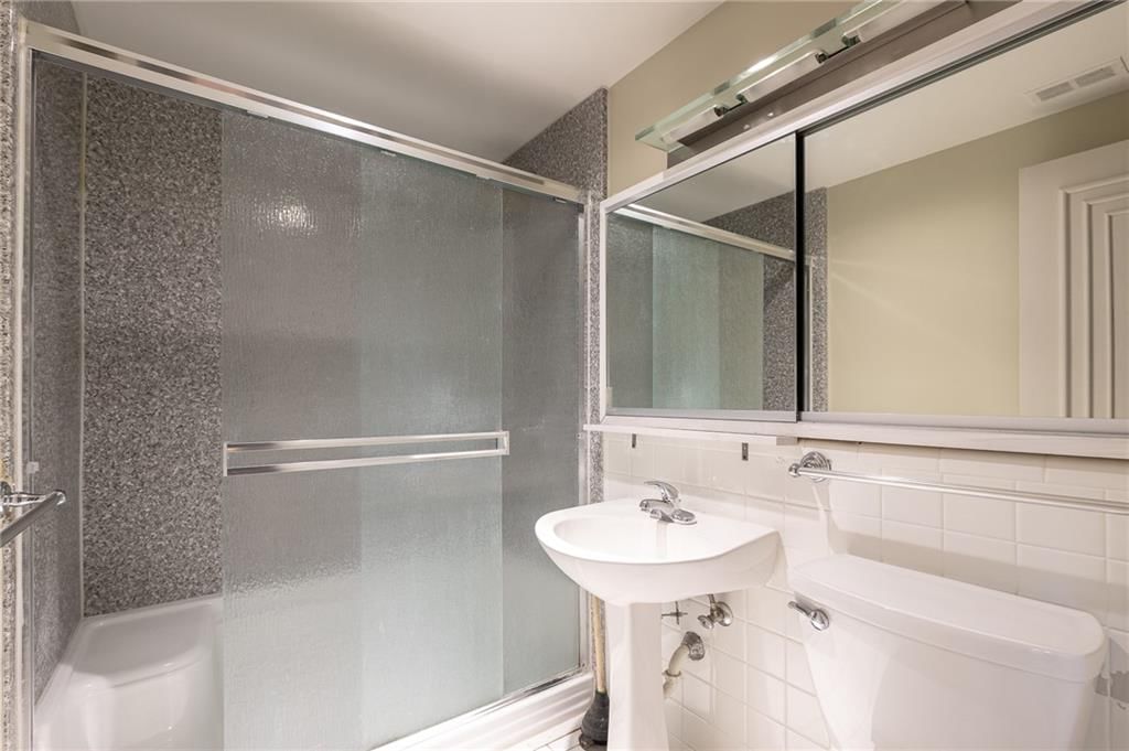 221 W 48th Street — photo 19