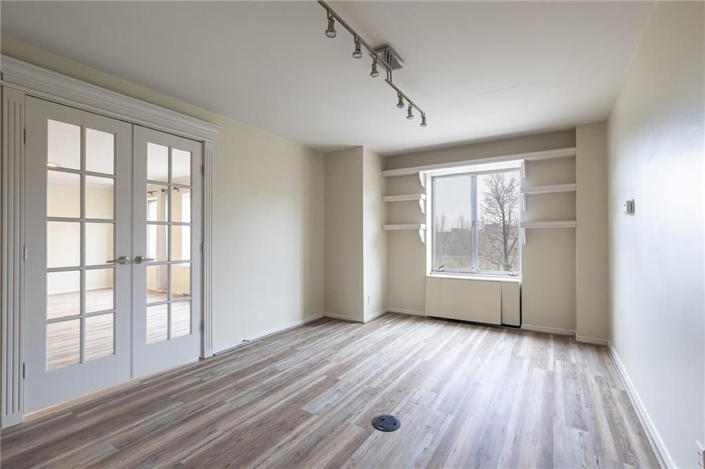 221 W 48th Street — photo 20