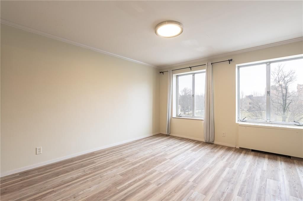 221 W 48th Street — photo 27