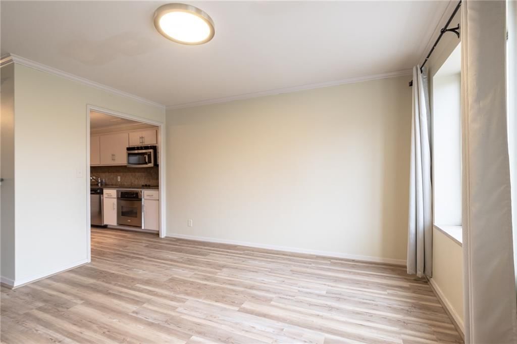 221 W 48th Street — photo 28