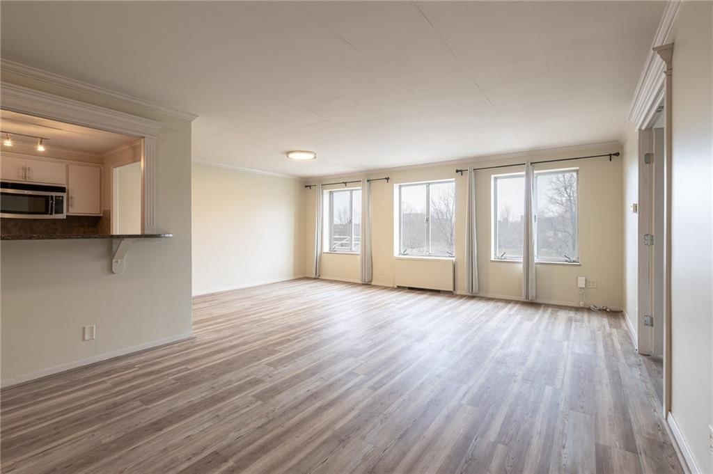 221 W 48th Street — photo 33
