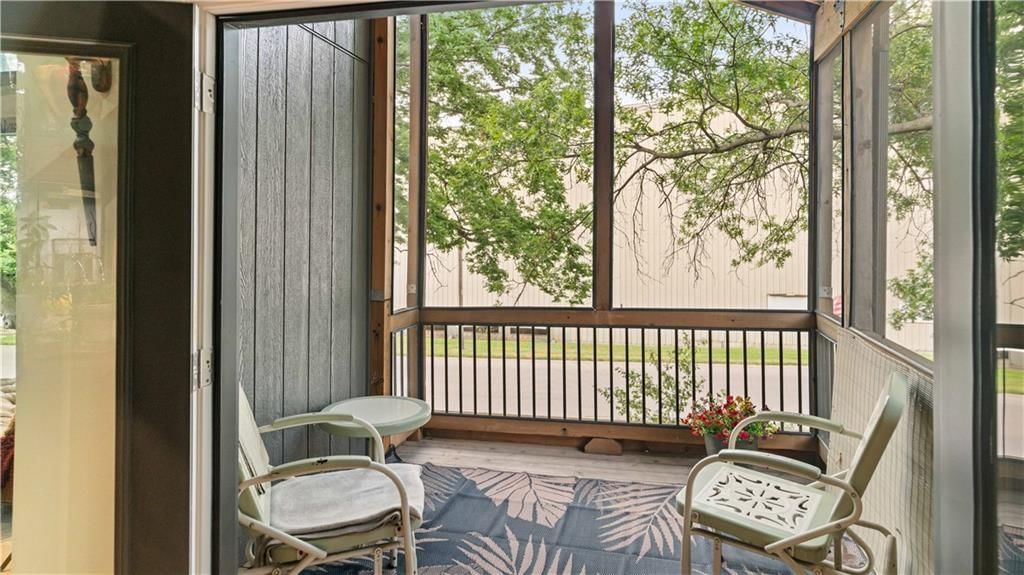 403 W Kaskaskia Street — photo 18