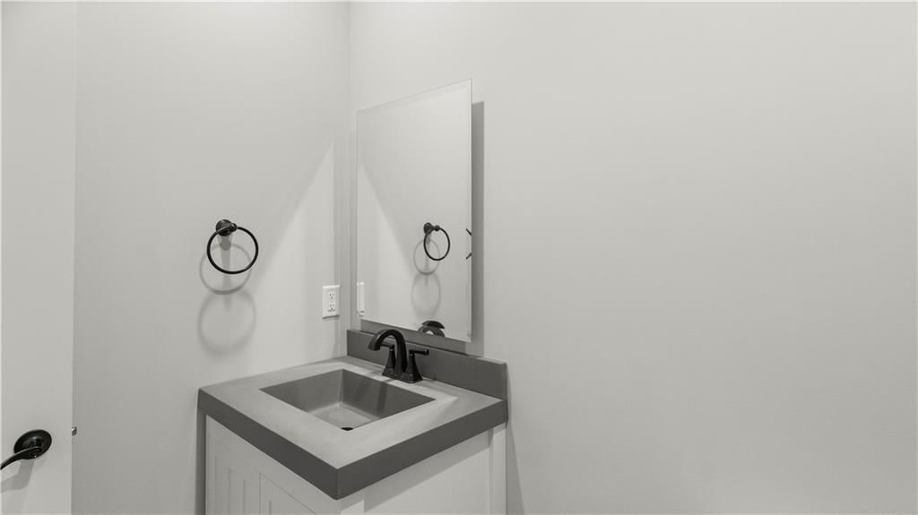403 W Kaskaskia Street — photo 27