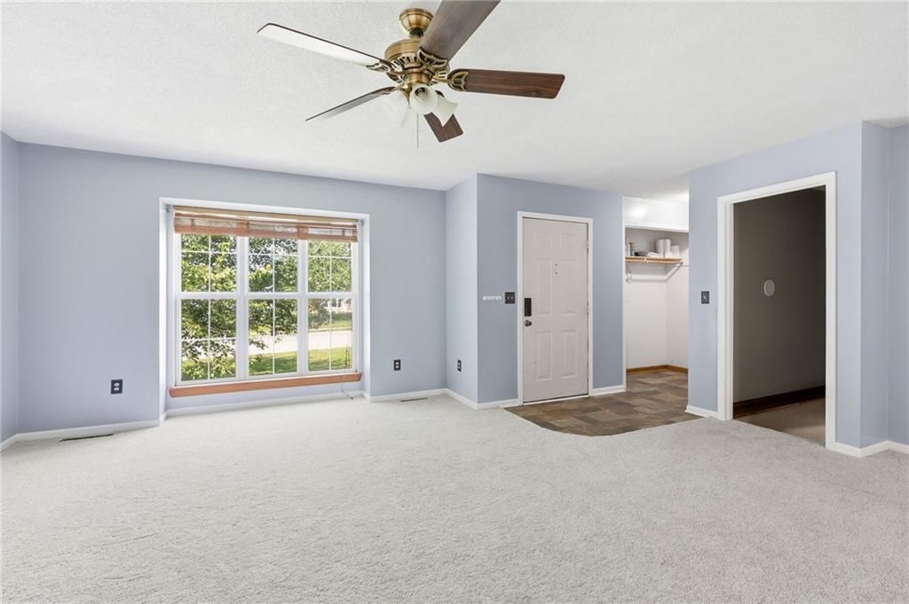 1204 Foxridge Drive — photo 9