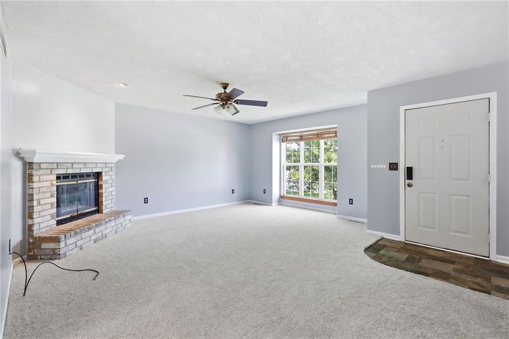 1204 Foxridge Drive — photo 10
