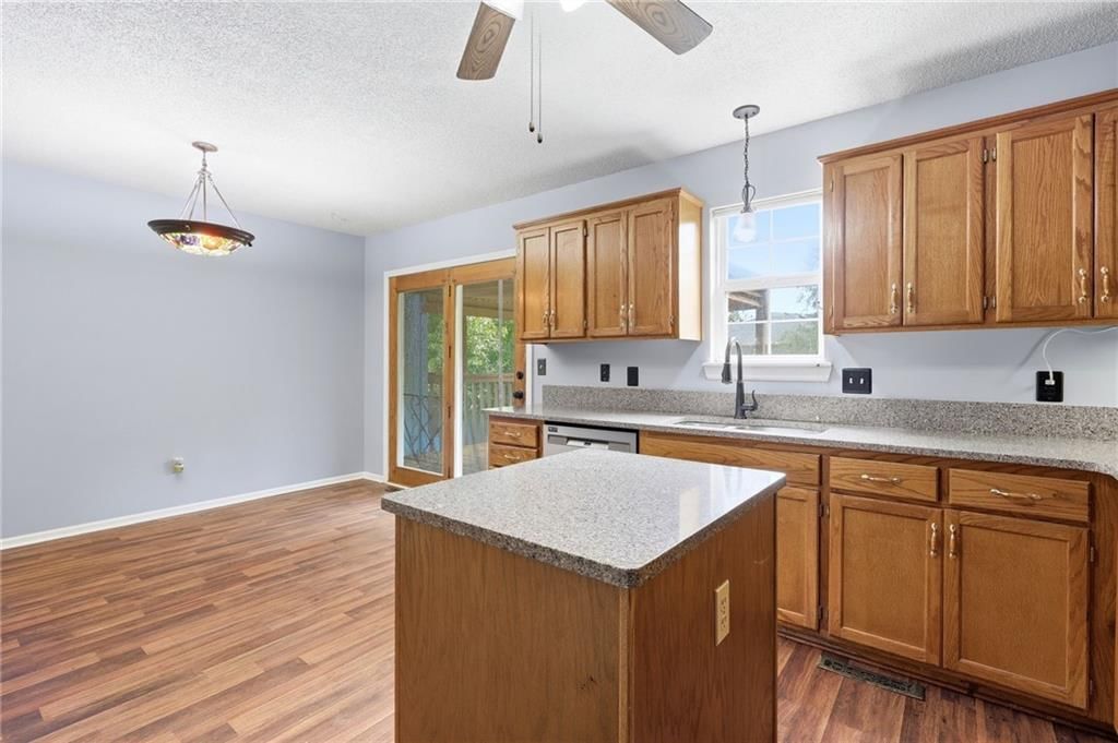 1204 Foxridge Drive — photo 19