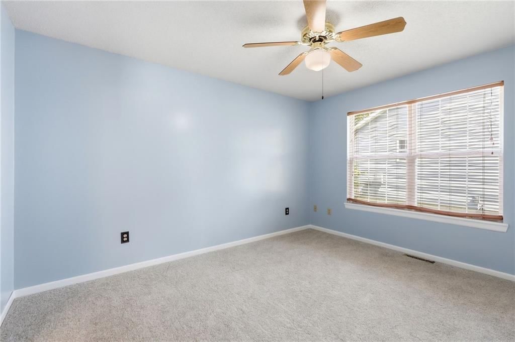 1204 Foxridge Drive — photo 26