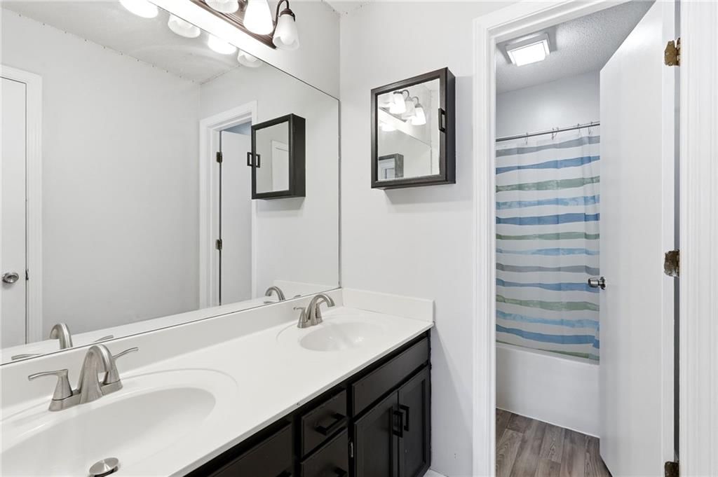 1204 Foxridge Drive — photo 28