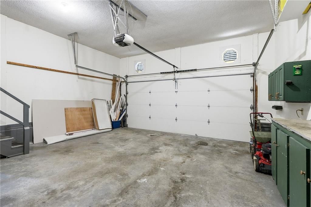 1204 Foxridge Drive — photo 30
