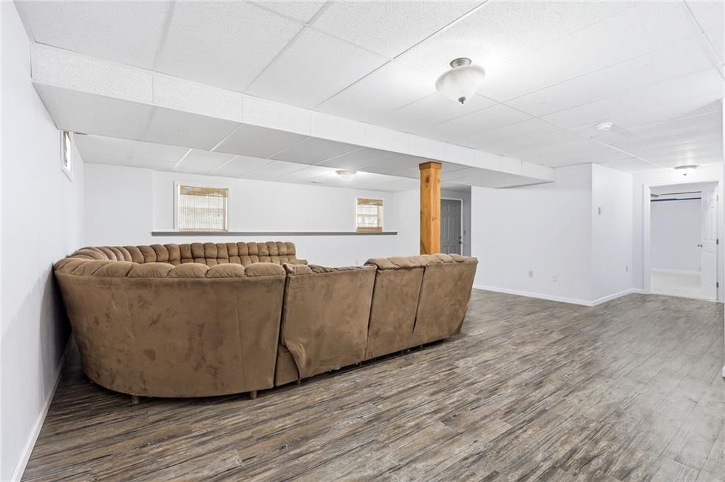 1204 Foxridge Drive — photo 32