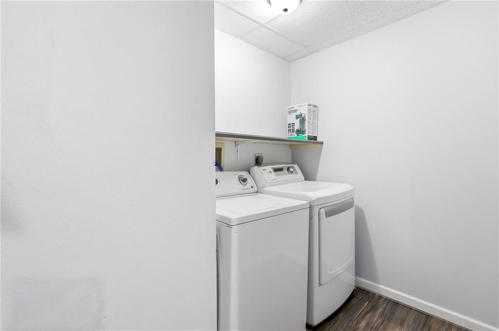 1204 Foxridge Drive — photo 36
