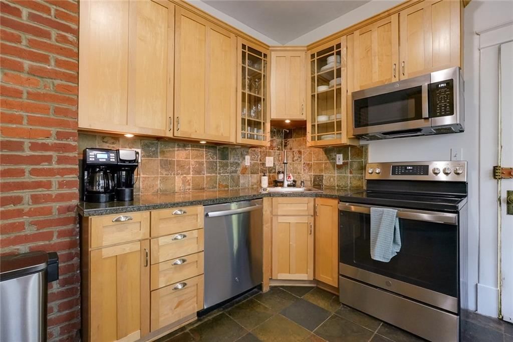 3644 Wyandotte Street — photo 31