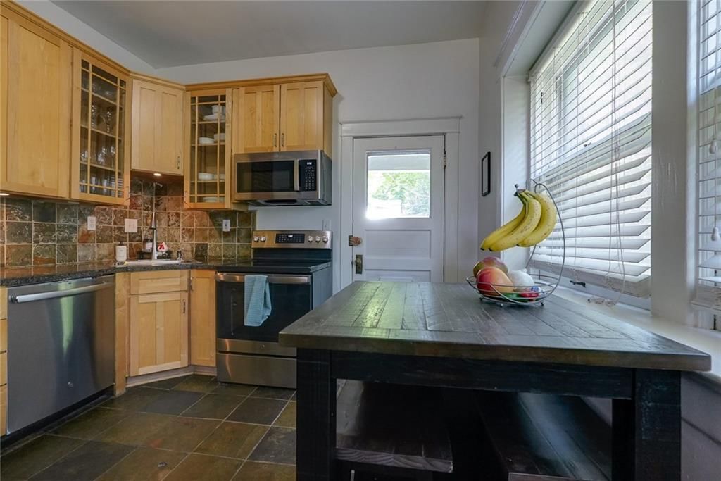 3644 Wyandotte Street — photo 34
