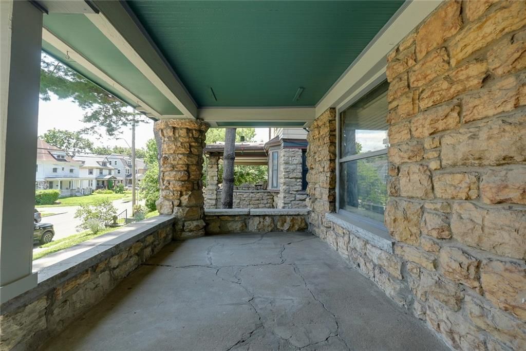 3644 Wyandotte Street — photo 44