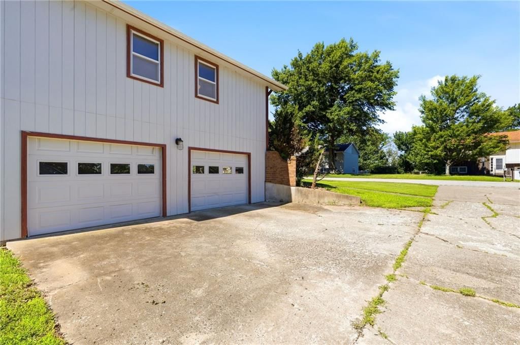 1424 Woodlawn Drive — photo 5