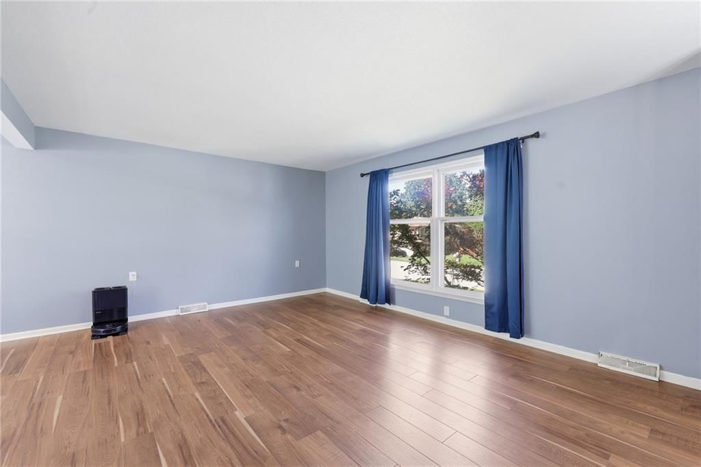 1424 Woodlawn Drive — photo 9