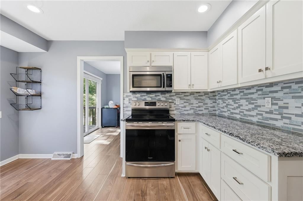 1424 Woodlawn Drive — photo 18