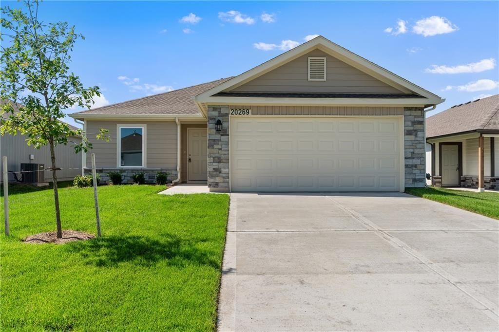 20247 W 195th Street, Spring Hill, KS