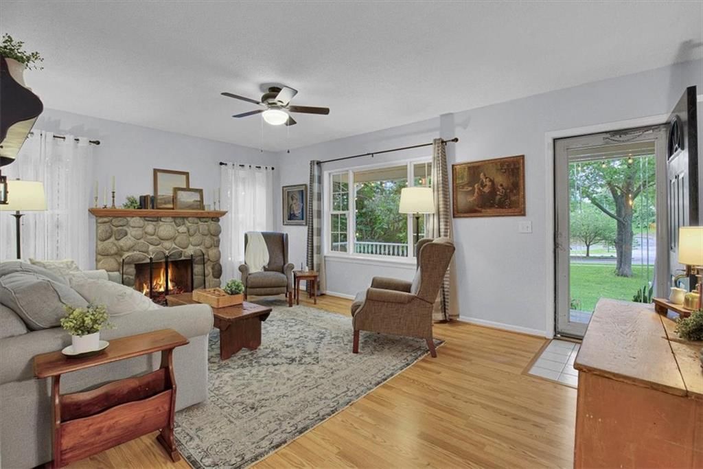 4203 N Grand Avenue — photo 16