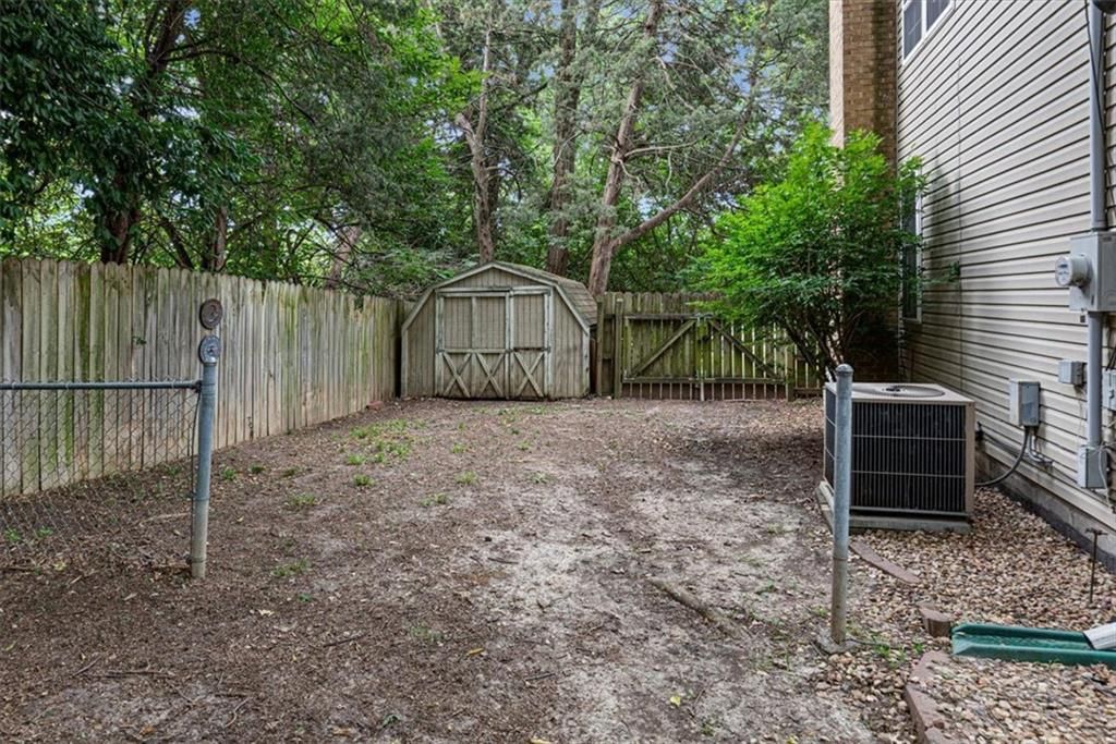 4203 N Grand Avenue — photo 43