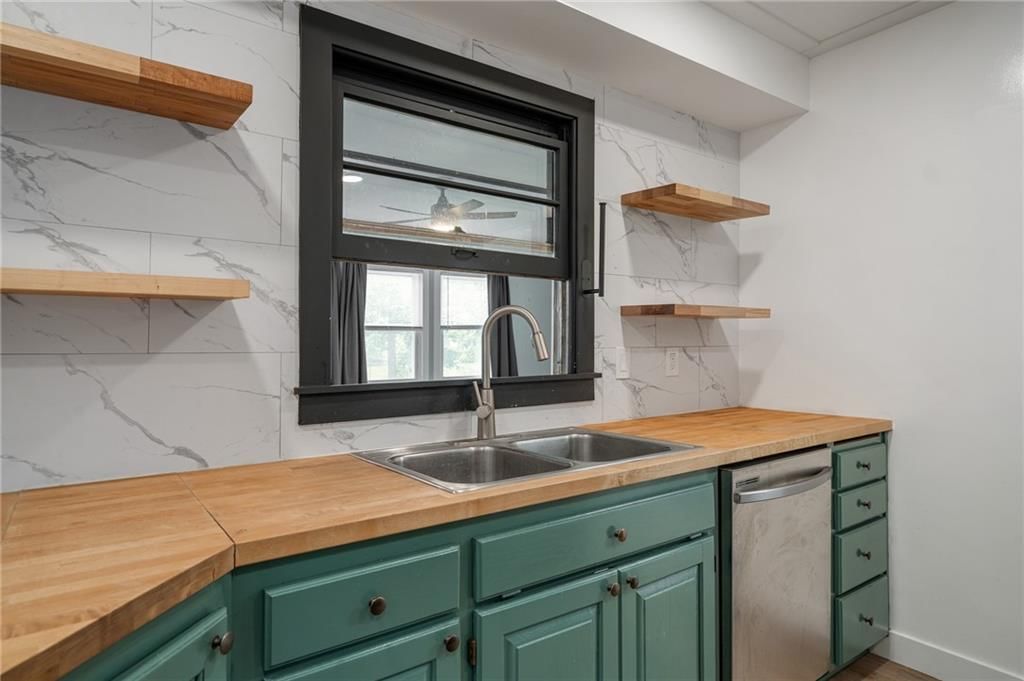 625 S Troost Street — photo 12