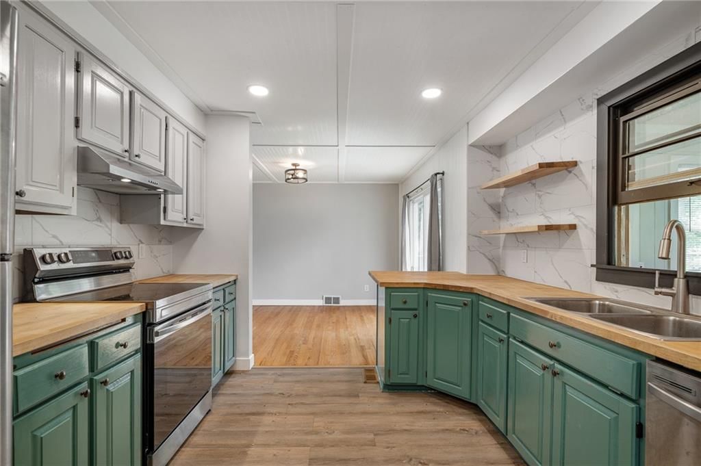 625 S Troost Street — photo 13