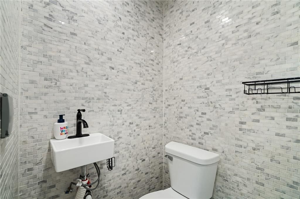 625 S Troost Street — photo 17
