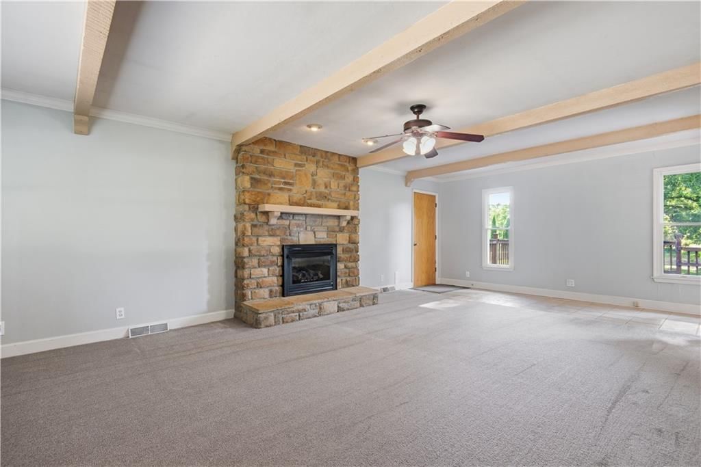 215 N Maple Street — photo 3