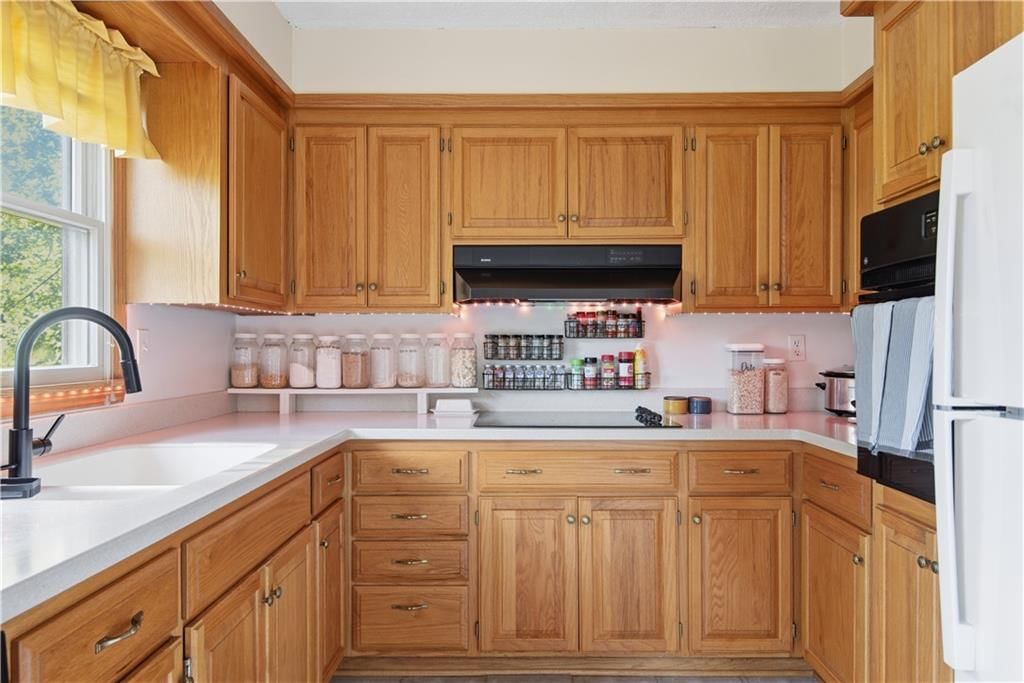 215 N Maple Street — photo 10