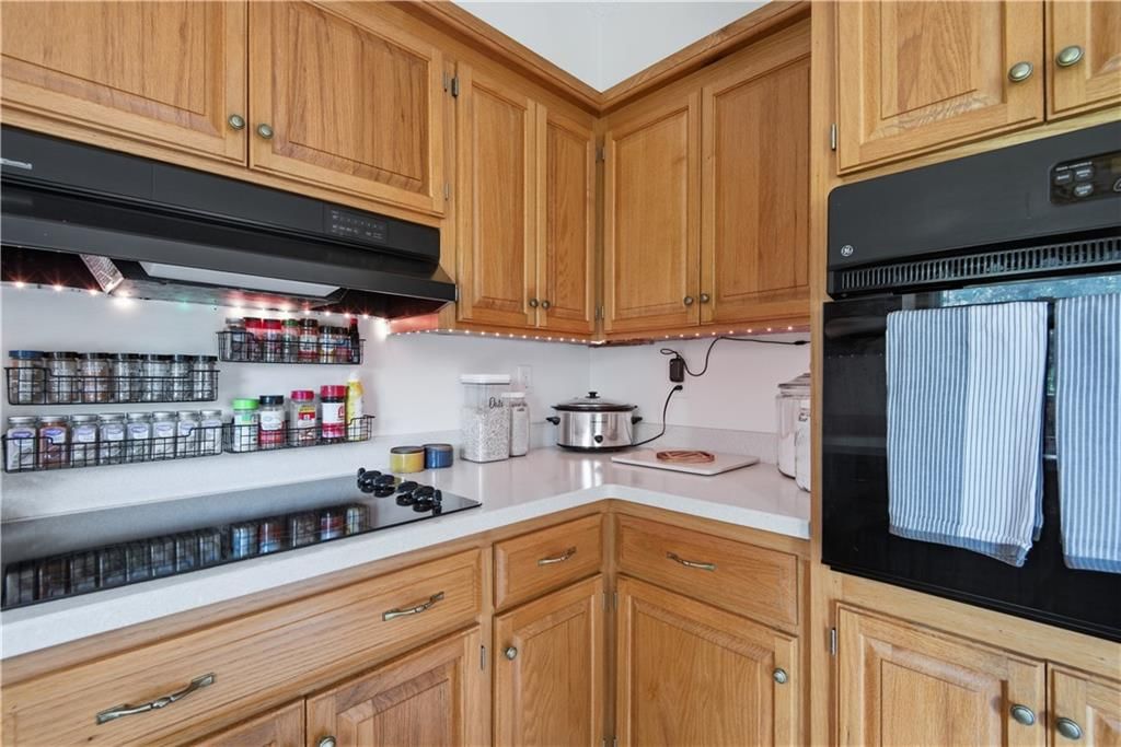 215 N Maple Street — photo 11
