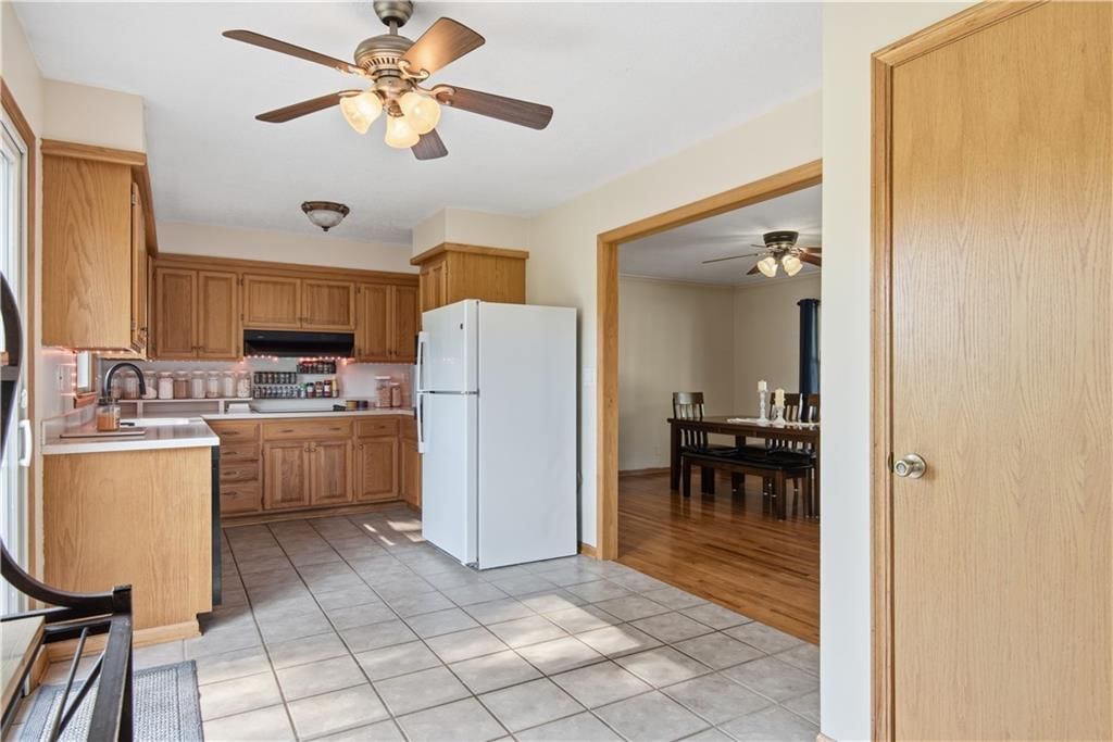 215 N Maple Street — photo 12