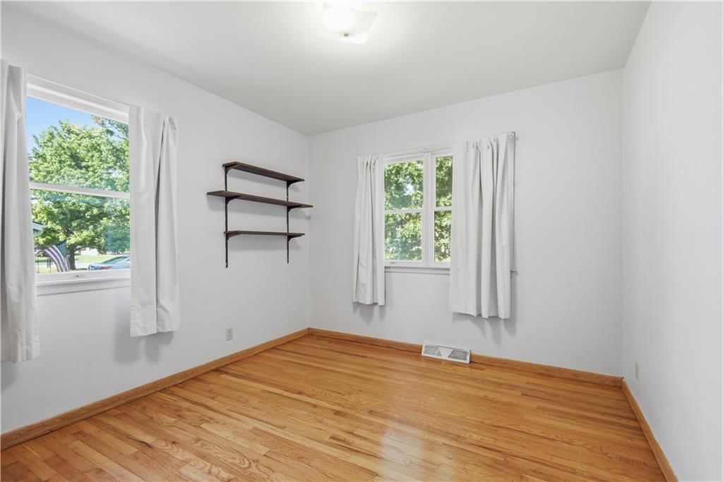 215 N Maple Street — photo 16