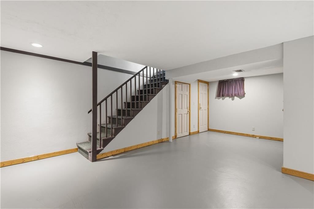 215 N Maple Street — photo 19