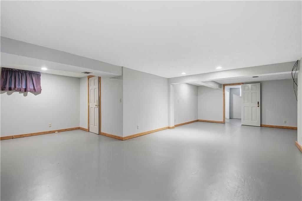 215 N Maple Street — photo 20