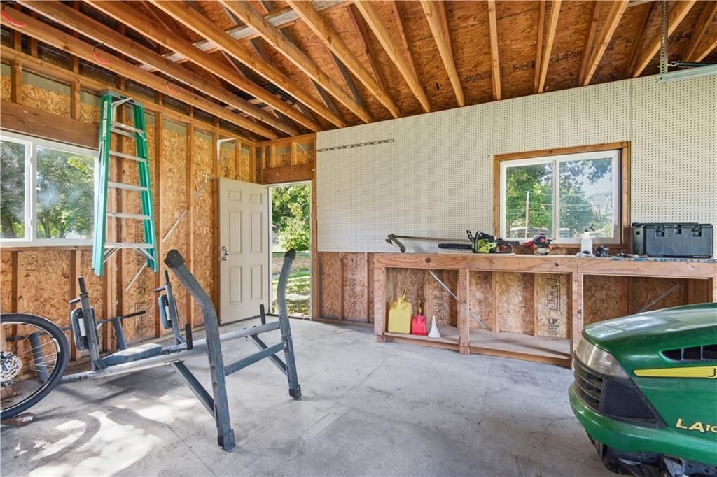 215 N Maple Street — photo 28