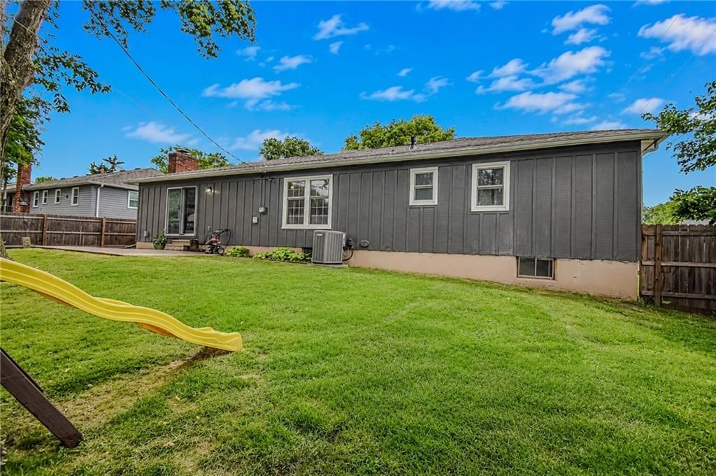 11203 W 71st Street — photo 37