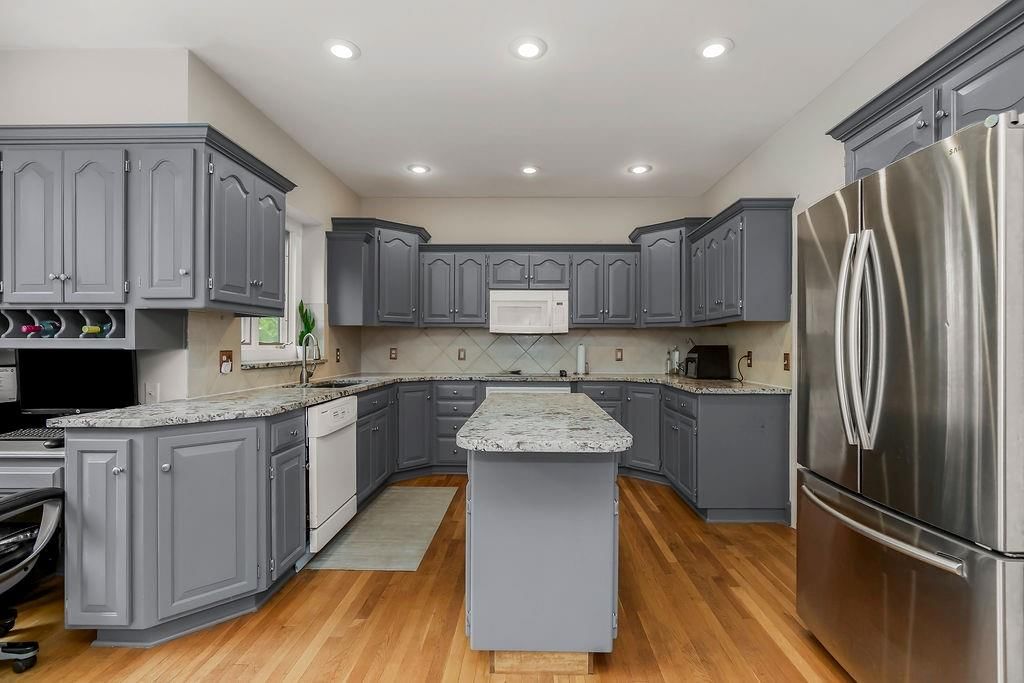 9425 N Harrison Street — photo 8