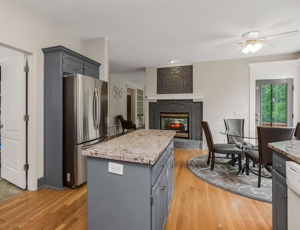 9425 N Harrison Street — photo 10