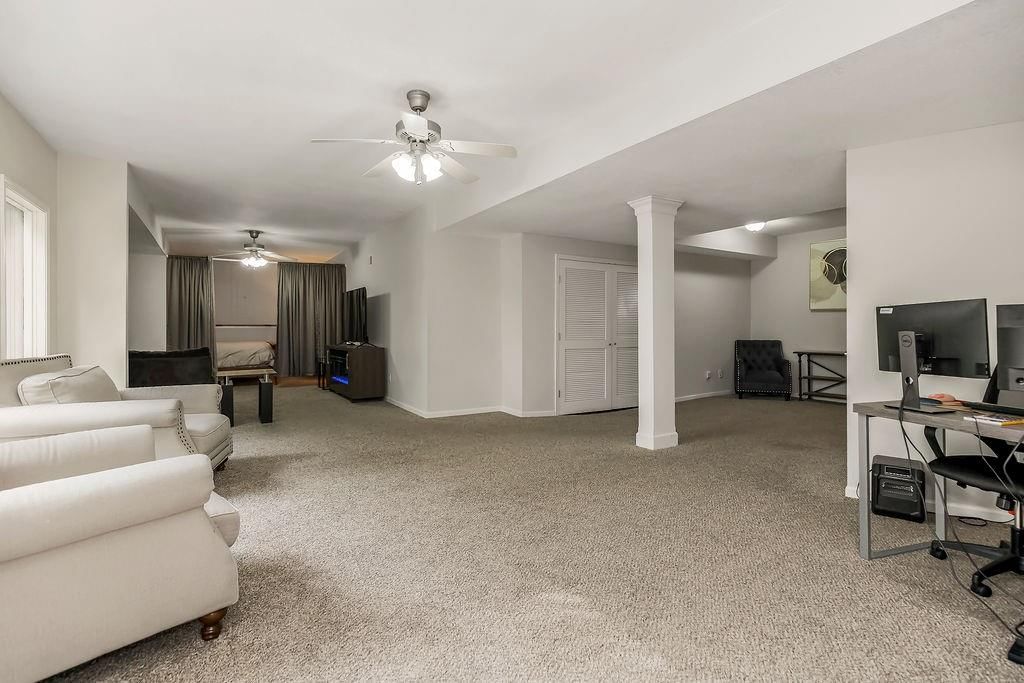 9425 N Harrison Street — photo 20