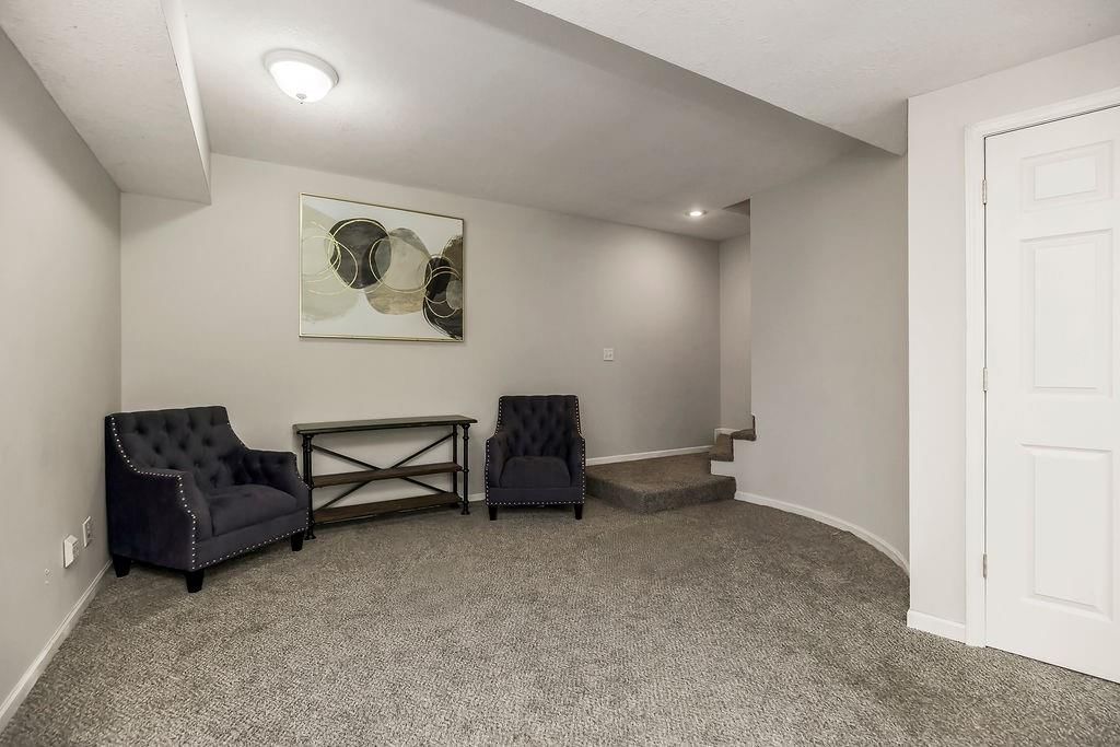 9425 N Harrison Street — photo 23